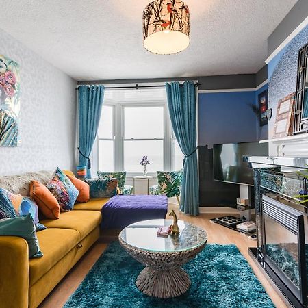 Starling View Boutique Stunning Seafront View Apartment آبيريستويث المظهر الخارجي الصورة