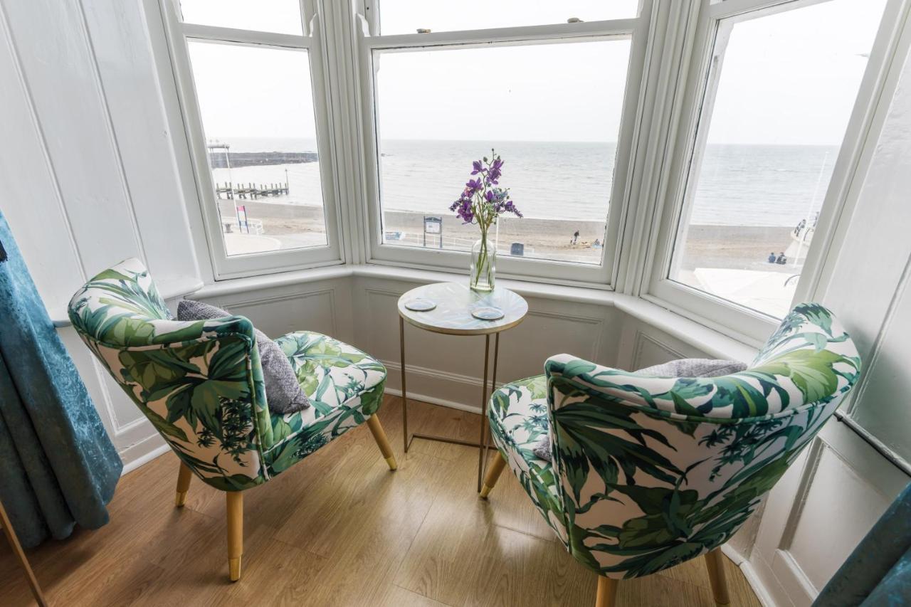 Starling View Boutique Stunning Seafront View Apartment آبيريستويث المظهر الخارجي الصورة